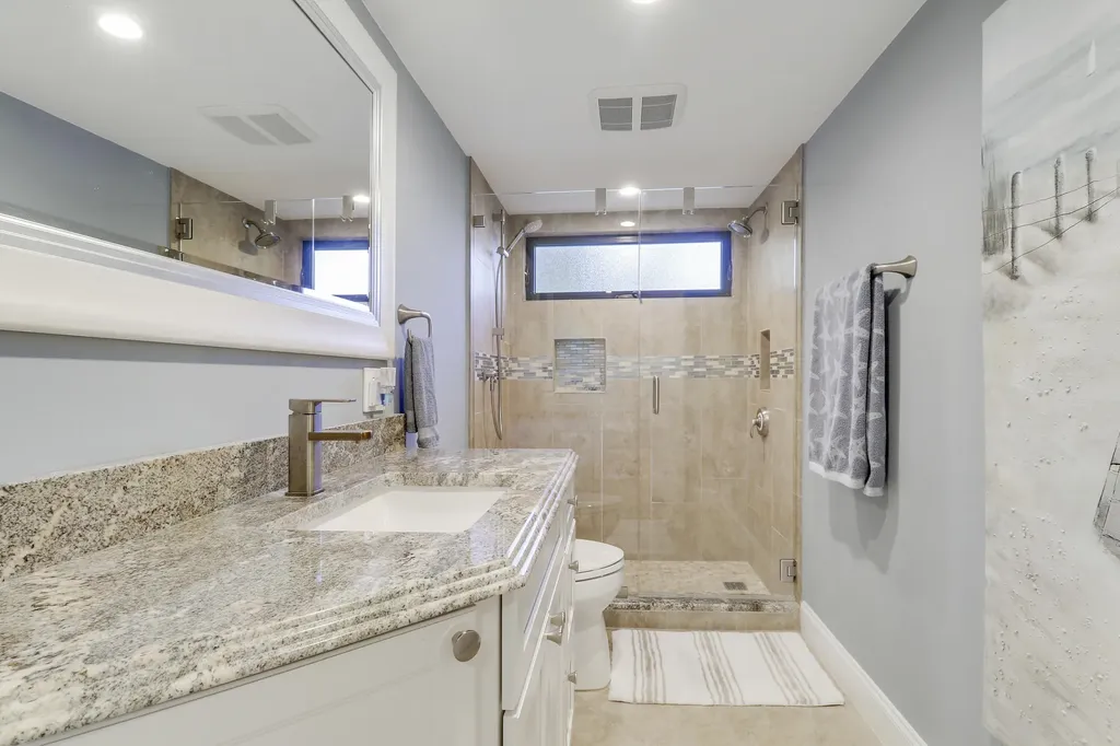 515 Bay Colony Drive N Juno Beach FL 33408