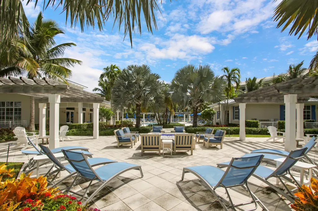 515 Bay Colony Drive N Juno Beach FL 33408