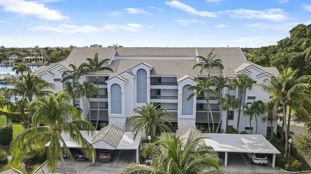 515 Bay Colony Drive N Juno Beach FL 33408