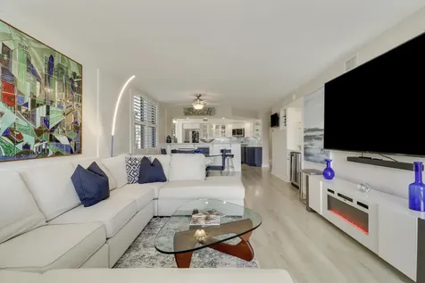 515 Bay Colony Drive N Juno Beach FL 33408