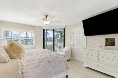 515 Bay Colony Drive N Juno Beach FL 33408
