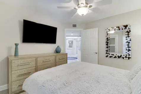 515 Bay Colony Drive N Juno Beach FL 33408