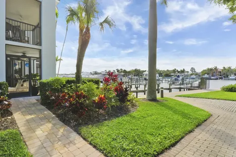 515 Bay Colony Drive N Juno Beach FL 33408