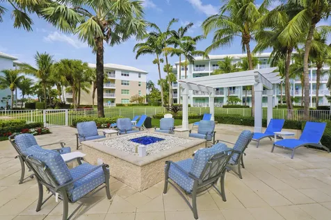 515 Bay Colony Drive N Juno Beach FL 33408
