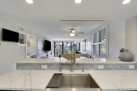 515 Bay Colony Drive N Juno Beach FL 33408