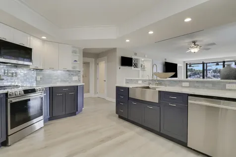 515 Bay Colony Drive N Juno Beach FL 33408