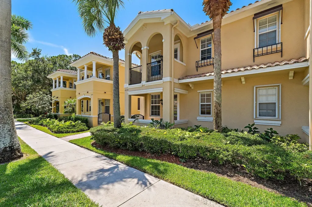 4526 Illicium Drive Palm Beach Gardens FL 33418