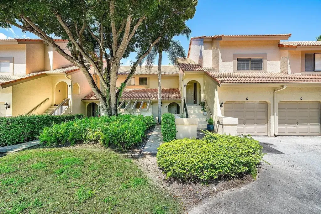 5520 Coach House Circle Boca Raton FL 33486