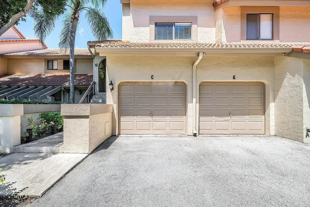 5520 Coach House Circle Boca Raton FL 33486