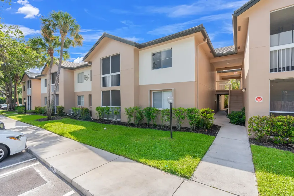 9855 Westview Drive Coral Springs FL 33076