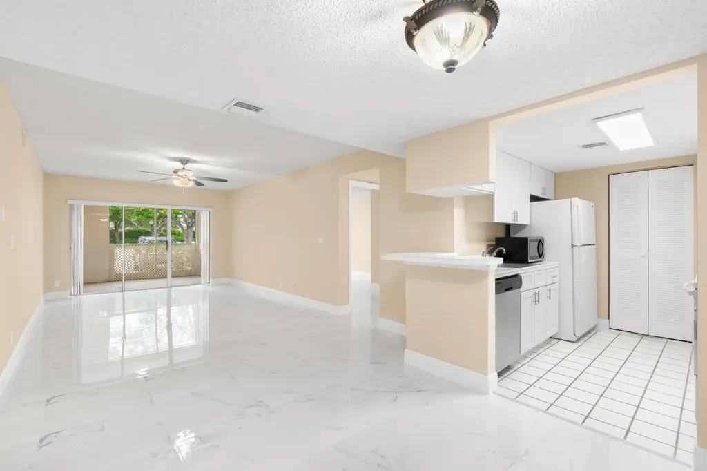9855 Westview Drive Coral Springs FL 33076
