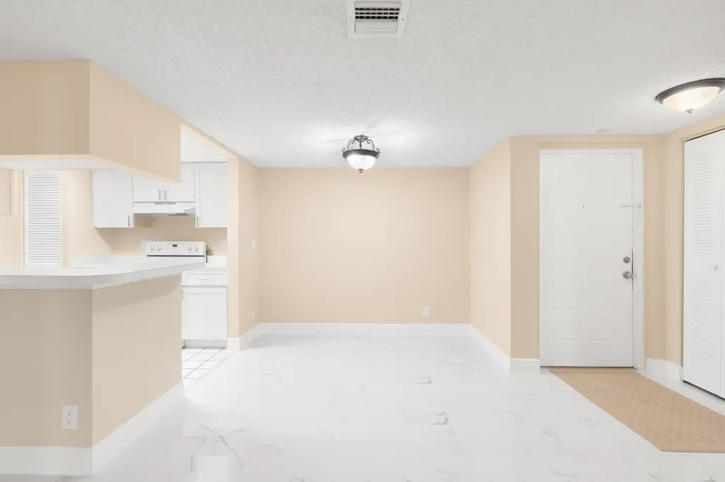 9855 Westview Drive Coral Springs FL 33076