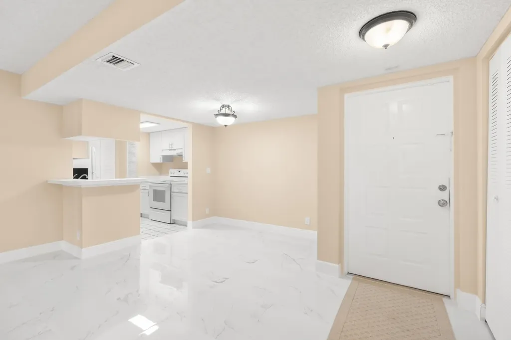 9855 Westview Drive Coral Springs FL 33076