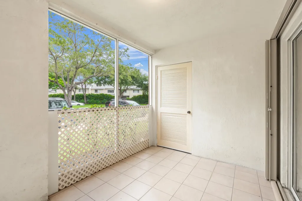 9855 Westview Drive Coral Springs FL 33076