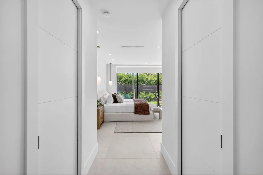 2717 NE 33rd Street Fort Lauderdale FL 33306