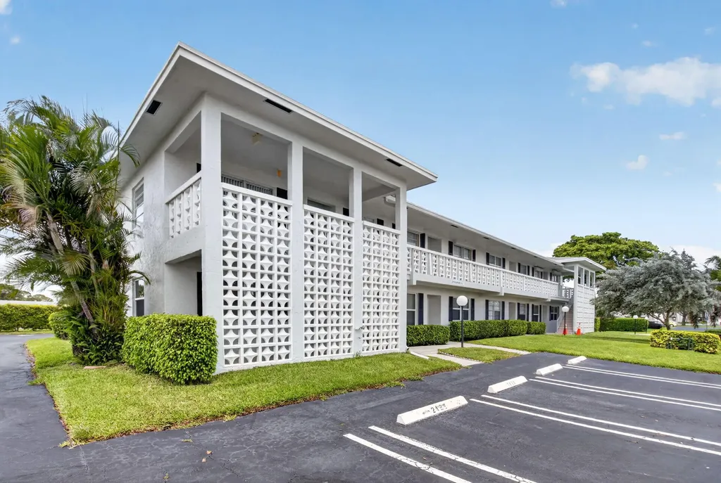 2401 Del Aire Boulevard Delray Beach FL 33445