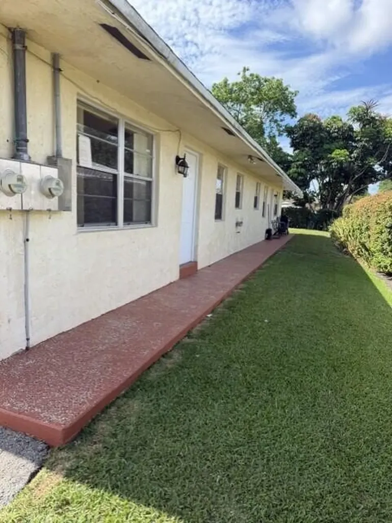 5848 Lincoln Street Hollywood FL 33021