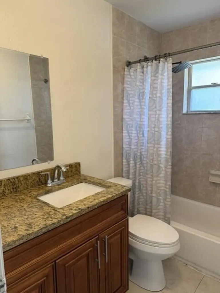 5848 Lincoln Street Hollywood FL 33021