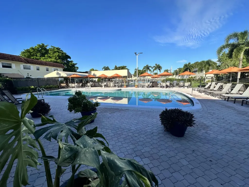5680 SW 3rd Place Margate FL 33068