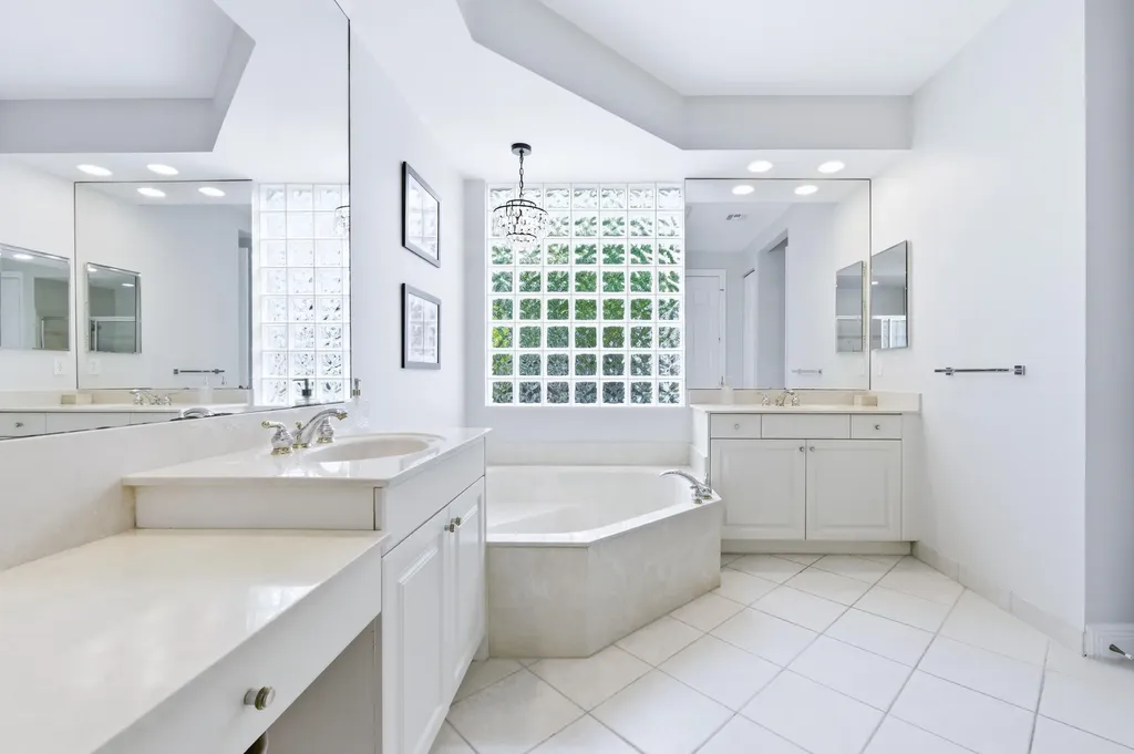 19123 Two River Lane Boca Raton FL 33498