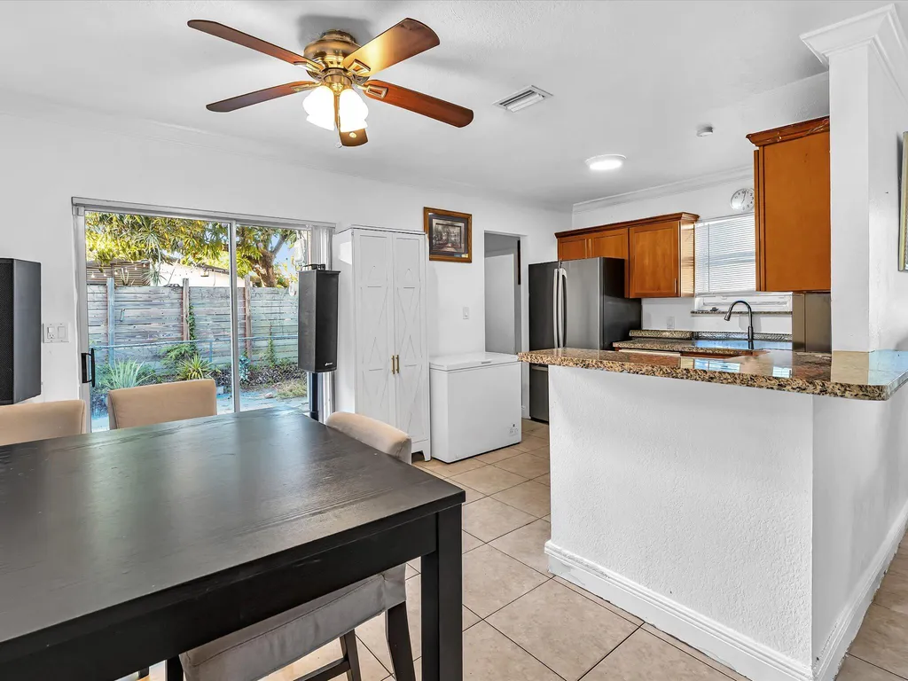 700 SW 5th Court Hallandale Beach FL 33009