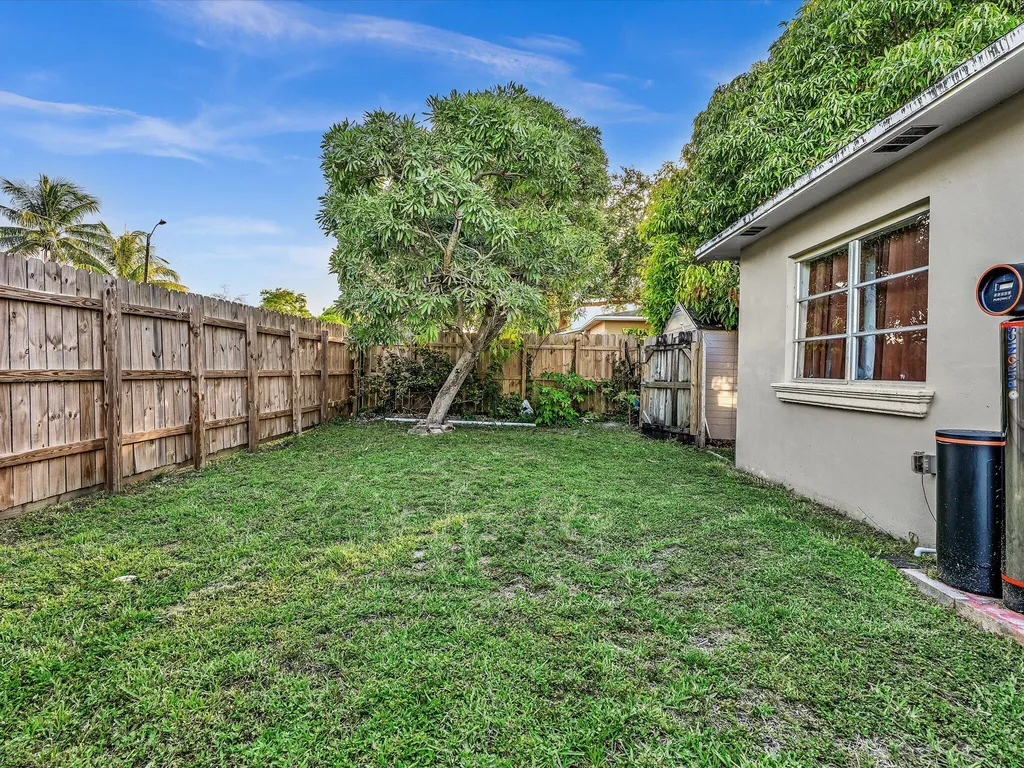 700 SW 5th Court Hallandale Beach FL 33009