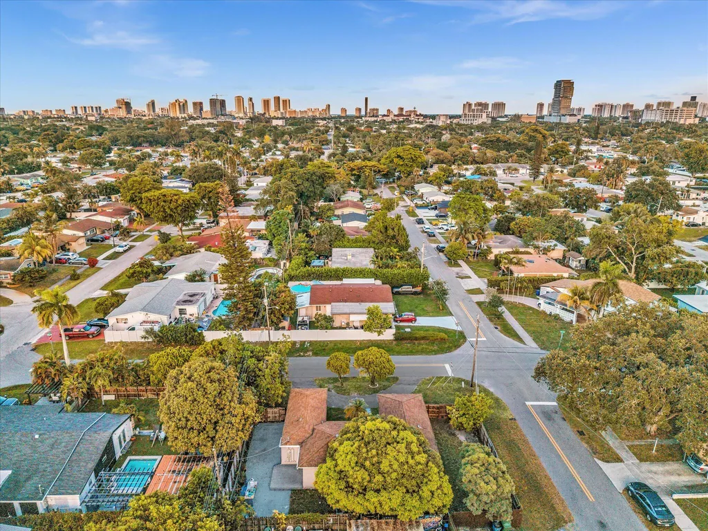 700 SW 5th Court Hallandale Beach FL 33009