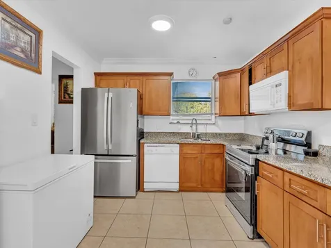 700 SW 5th Court Hallandale Beach FL 33009