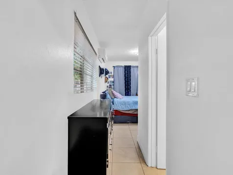 700 SW 5th Court Hallandale Beach FL 33009