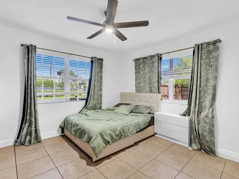 700 SW 5th Court Hallandale Beach FL 33009