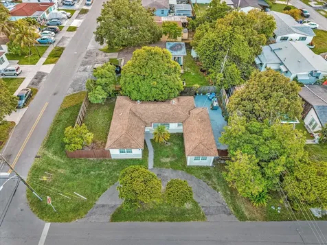 700 SW 5th Court Hallandale Beach FL 33009