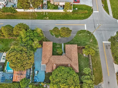 700 SW 5th Court Hallandale Beach FL 33009
