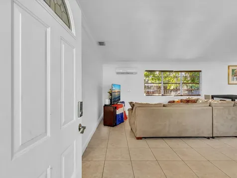 700 SW 5th Court Hallandale Beach FL 33009