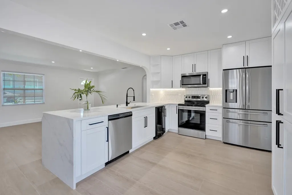 716 S Pine Street Lake Worth Beach FL 33460
