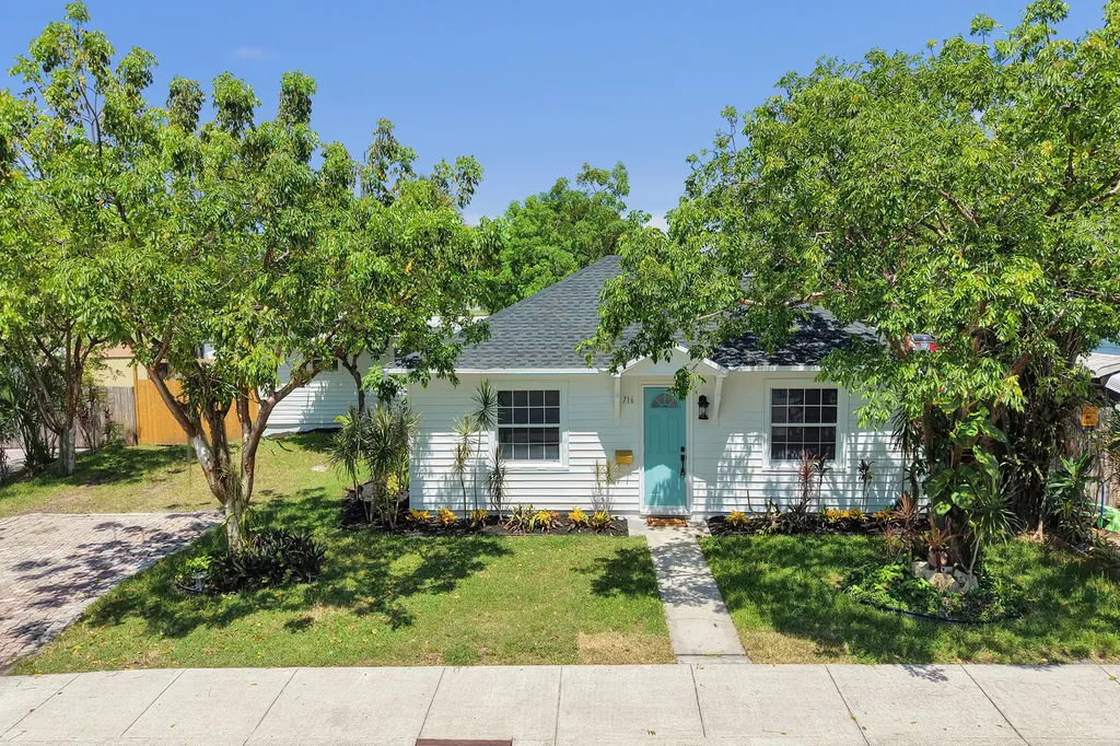 716 S Pine Street Lake Worth Beach FL 33460