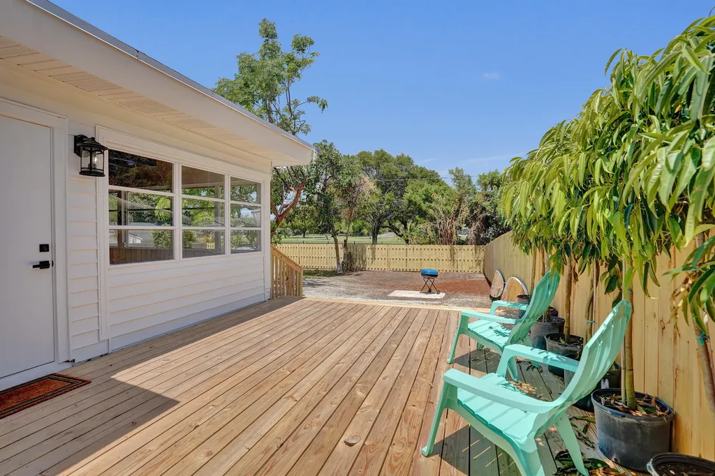 716 S Pine Street Lake Worth Beach FL 33460