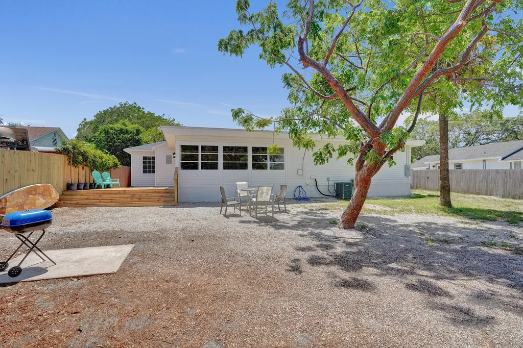 716 S Pine Street Lake Worth Beach FL 33460