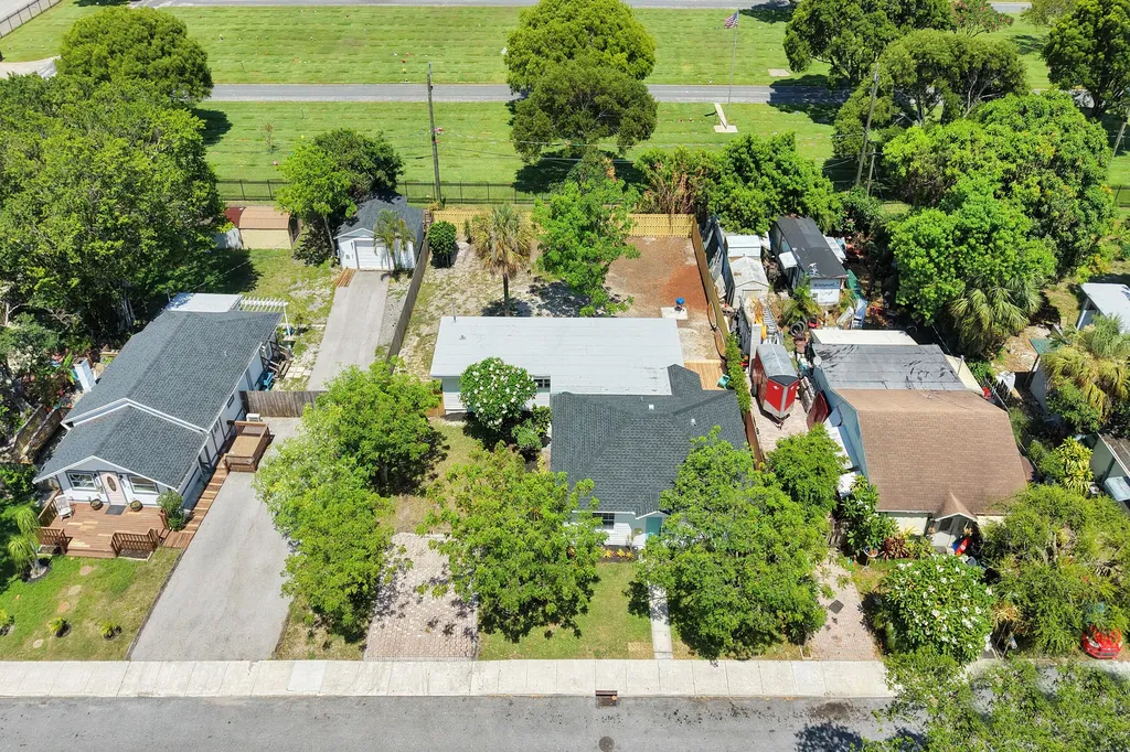 716 S Pine Street Lake Worth Beach FL 33460