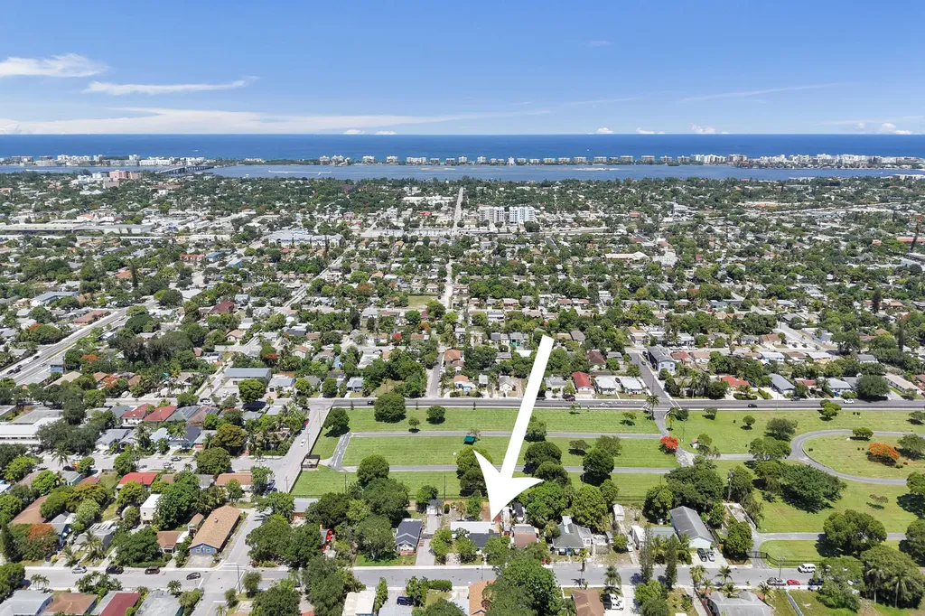 716 S Pine Street Lake Worth Beach FL 33460