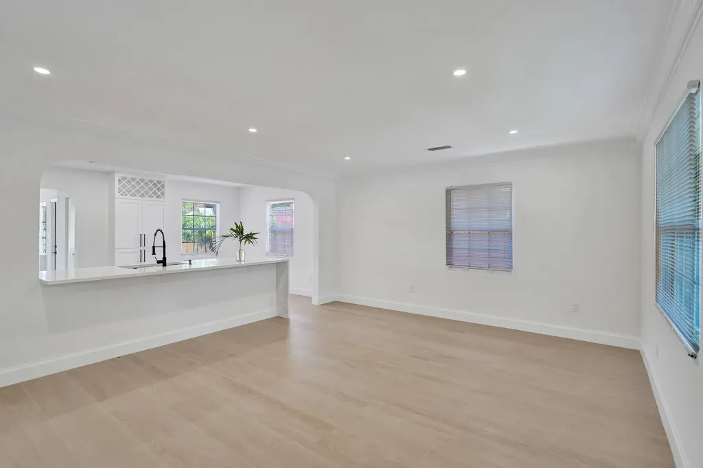 716 S Pine Street Lake Worth Beach FL 33460