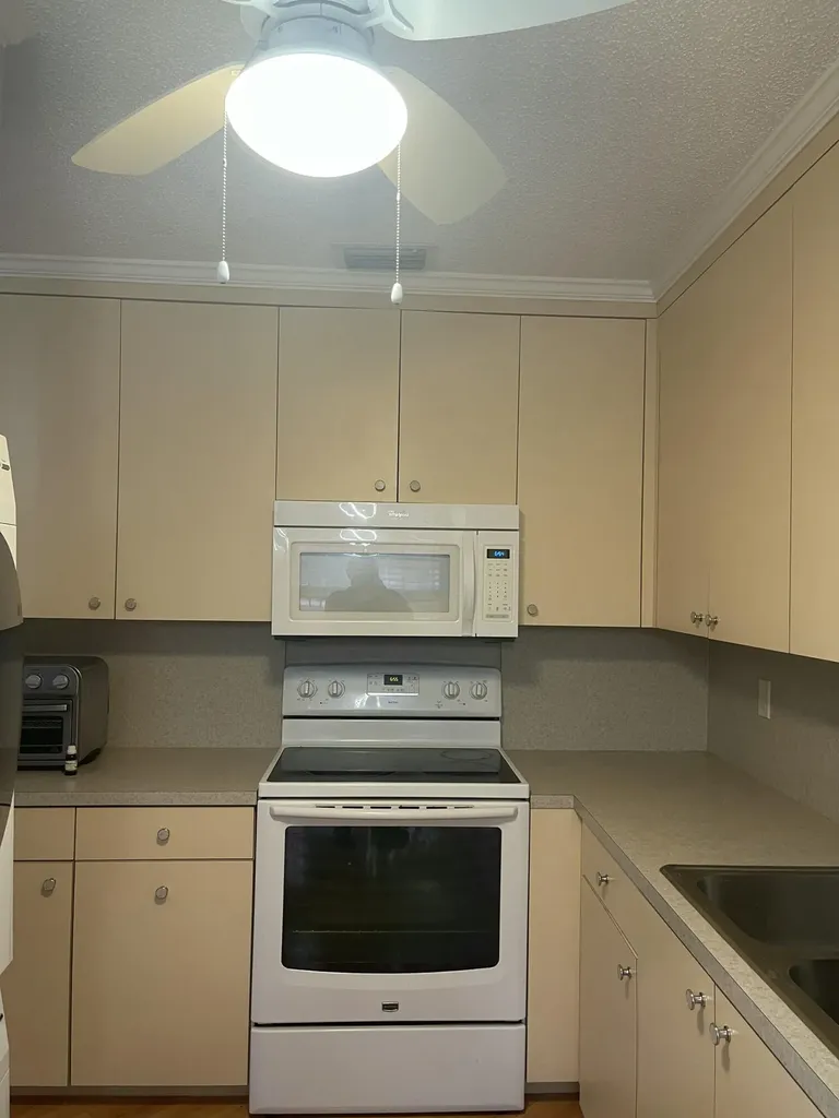 8744 Bella Vista Drive Boca Raton FL 33433