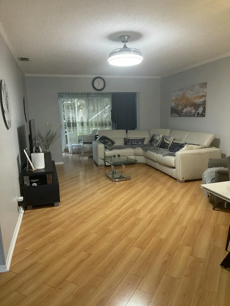 8744 Bella Vista Drive Boca Raton FL 33433