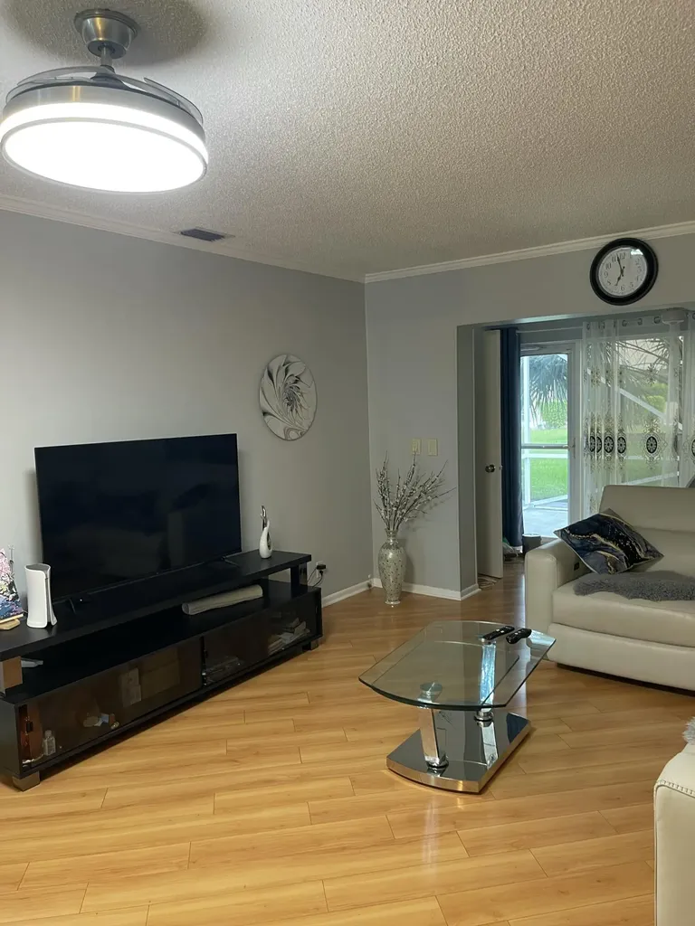 8744 Bella Vista Drive Boca Raton FL 33433
