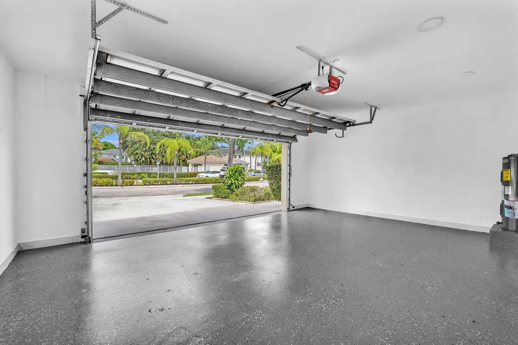 6511 Pelican Terrace Coconut Creek FL 33073
