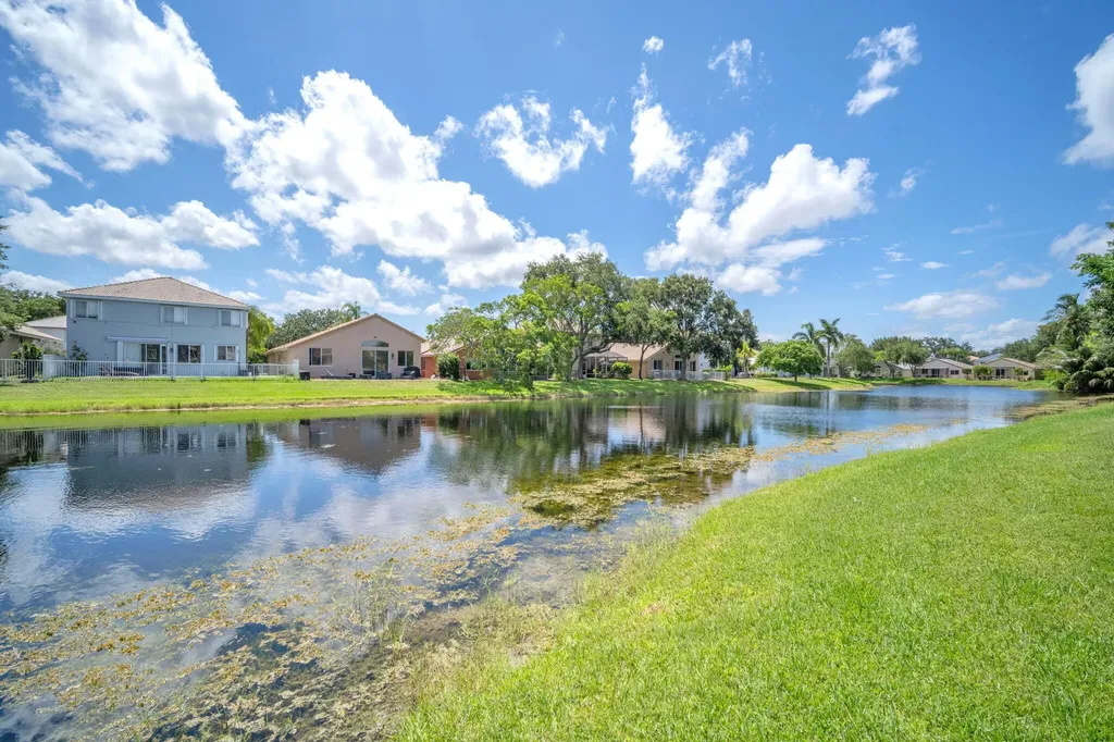 6511 Pelican Terrace Coconut Creek FL 33073