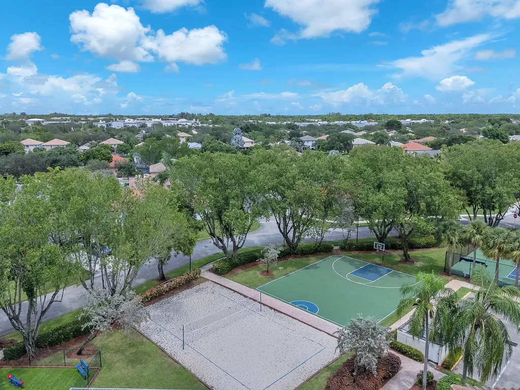 6511 Pelican Terrace Coconut Creek FL 33073