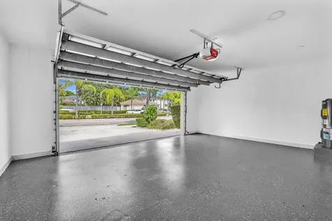 6511 Pelican Terrace Coconut Creek FL 33073