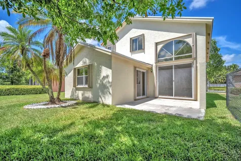 6511 Pelican Terrace Coconut Creek FL 33073
