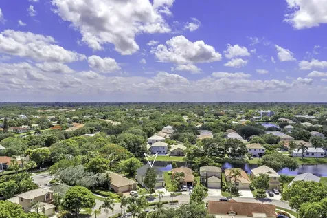 6511 Pelican Terrace Coconut Creek FL 33073