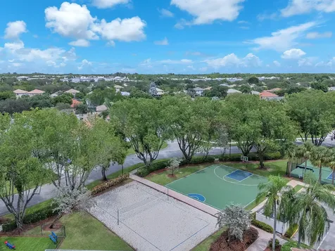 6511 Pelican Terrace Coconut Creek FL 33073